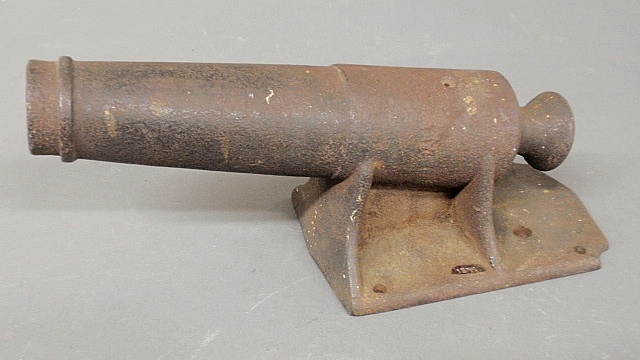 Appraisal: - Small cast iron signal muzzle-load cannon th c h