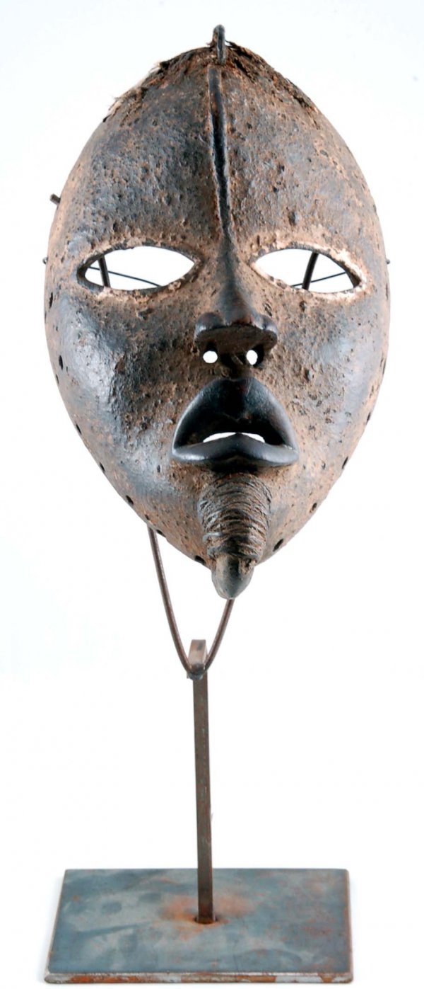 Appraisal: Dan mask Liberia Idealized face with center forehead ridge portruding