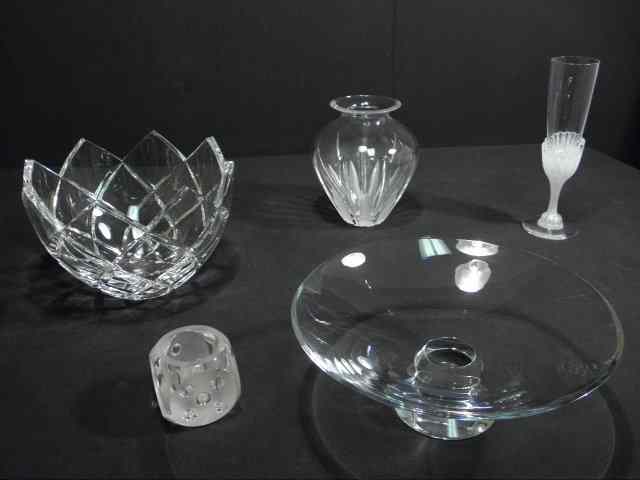 Appraisal: Five pieces of assorted art glass and crystal Includes a