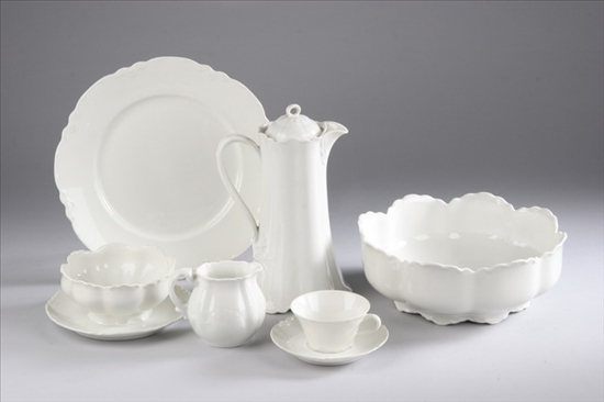 Appraisal: -PIECE LIMOGES PORCELAIN PARTIAL DINNER SERVICE Ranson pattern Comprising ten