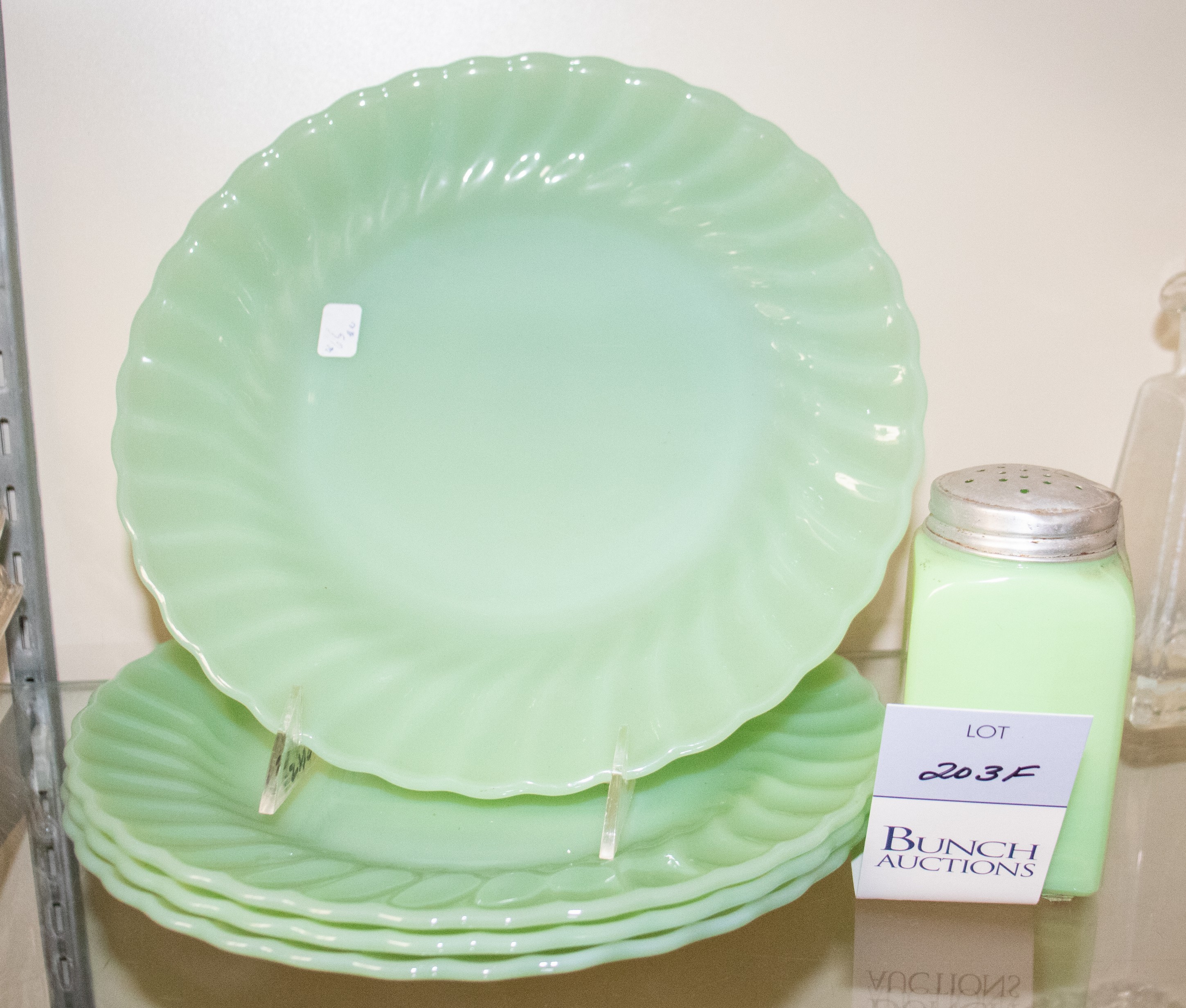 Appraisal: Pcs Jadeite c o Anchor Hocking Fire King plates unmarked