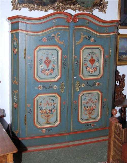 Appraisal: BEMALTER SCHRANK Ostschweiz dat Nadelholz polychrom bemalt mit Blumen und