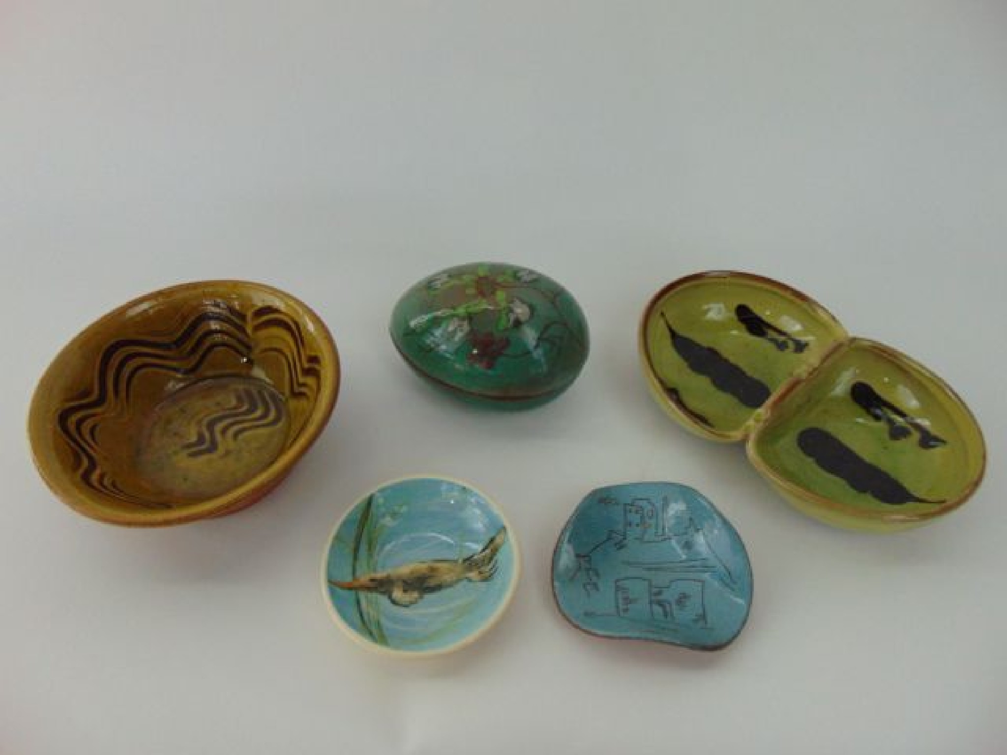 Appraisal: A small collection of Studio Pottery wares including a Winchcombe