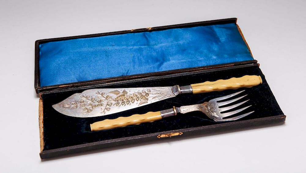 Appraisal: Edwardian Silver-Plate Fish Serving Set Cased Edwardian fish serving set