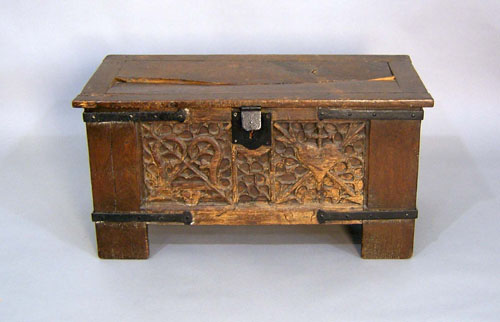 Appraisal: English oak coffer th c h w