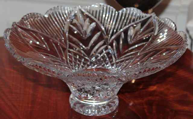 Appraisal: A WATERFORD CUT GLASS SHALLOW BOWL wide