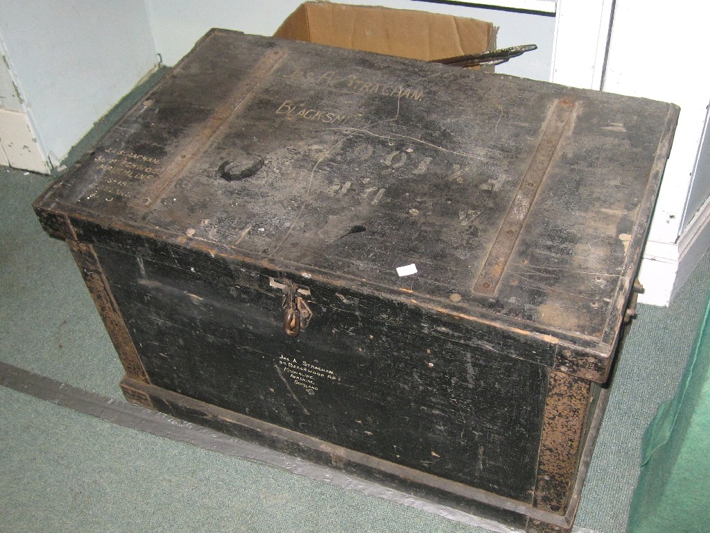 Appraisal: Blacksmiths chest