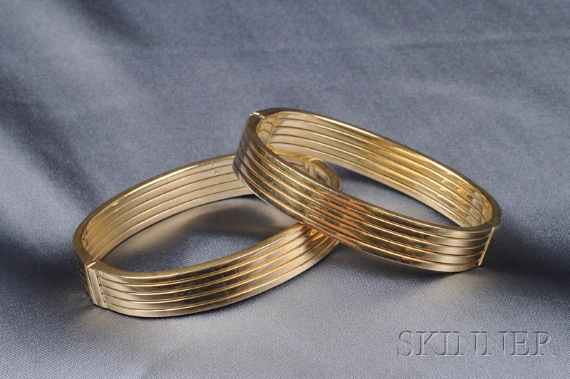 Appraisal: Pair of kt Gold Bangle Bracelets each hinged form with