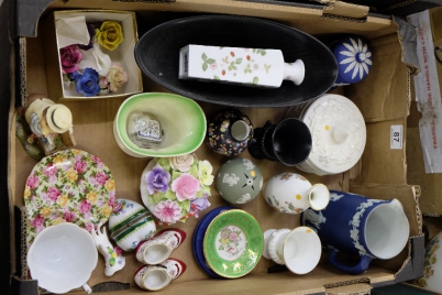 Appraisal: A collection of pottery to include Wedgwood jasperware trinkets etc