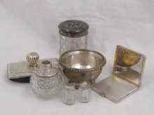 Appraisal: A mixed lot of silver and white metal tests silver