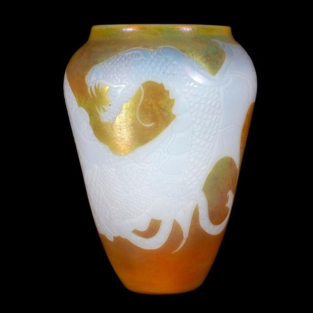 Appraisal: Lundberg Glass dragon vase A Lundberg gold and cut dragon