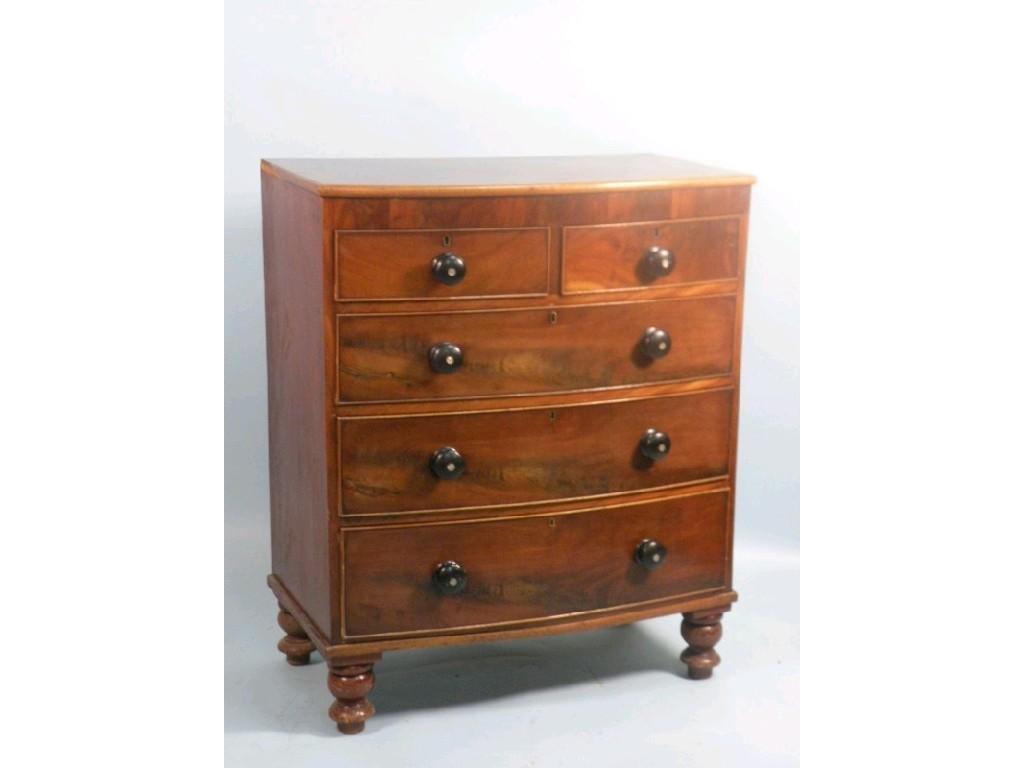 Appraisal: A Victorian mahogany bow front chest of two short drawers