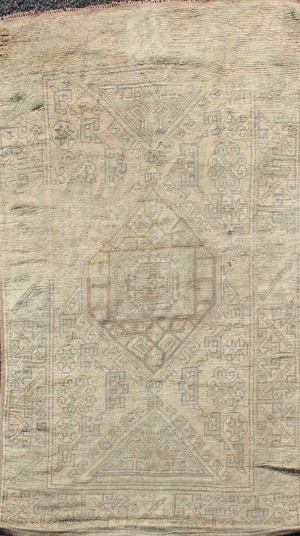 Appraisal: OUSHAK RUG approx ' x ' '' no retail price