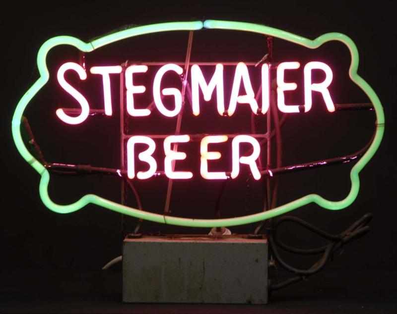 Appraisal: Stegmaier Beer Cloud Neon Sign Description s Stegmaier Brewing Company