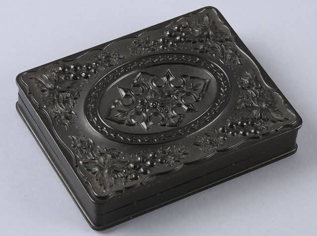 Appraisal: Quarter plate union case Floral Geometric Krainik- Case contains ambrotype