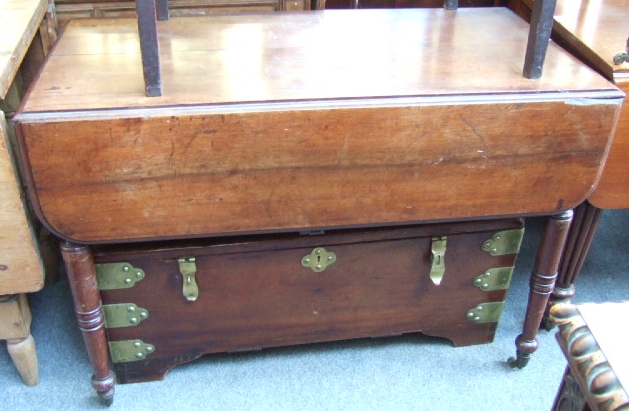 Appraisal: An early th century mahogany Pembroke table the drop flap