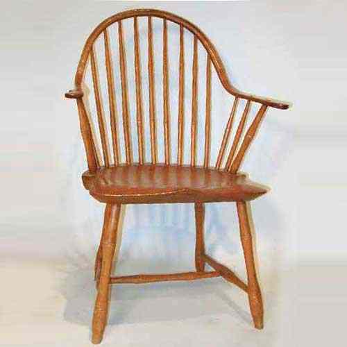 Appraisal: An American Continuous Arm Windsor Chair circa of typical form