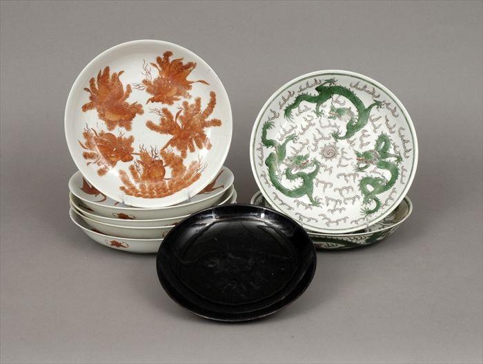 Appraisal: Pair of Chinese Famille Verte Porcelain Bowls Decorated with Dragons