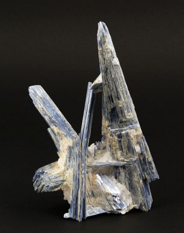 Appraisal: - Kyanite Sample Crystal formation of kyanite h x w