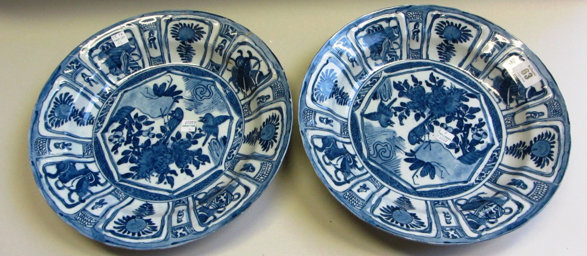 Appraisal: A pair of Chinese Kraak style porcelain dishes th century