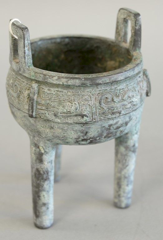 Appraisal: Chinese archaistic bronze ding possibly Qing Dynasty - one side