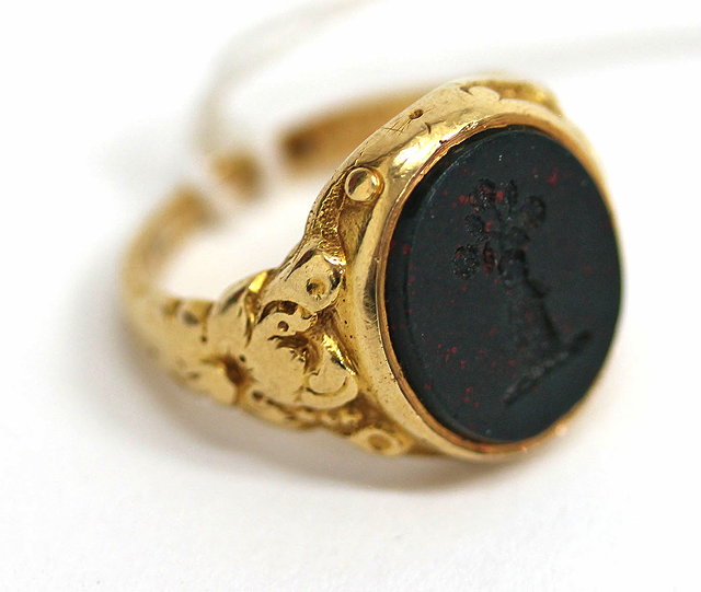 Appraisal: A VICTORIAN GOLD AND BLOOD STONE SET SIGNET RING engraved