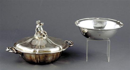 Appraisal: Fine French silver covered serving dish circa Bacchanalian putto finial