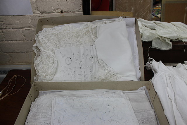 Appraisal: A QUANTITY OF VARIOUS LACE and other linen to include