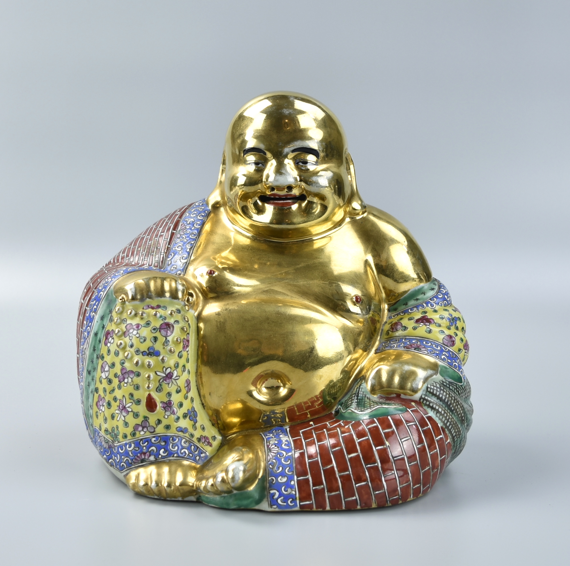 Appraisal: CHINESE GILT FAMILLE ROSE BUDDHA STATUE ROC PERIOD A Chinese