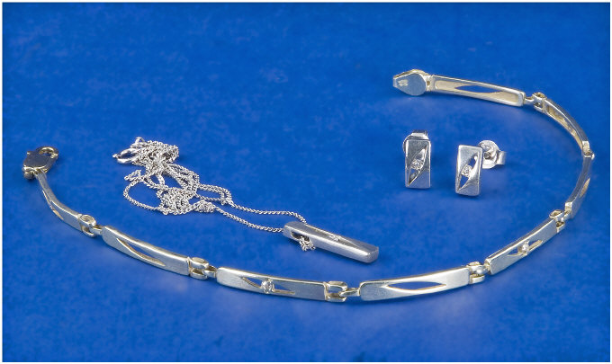 Appraisal: ct White Gold Diamond Jewellery Set Comprising A ct Gold