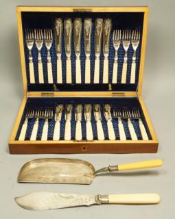 Appraisal: SHEFFIELD J H POTTER pc Fish Set With bone handled