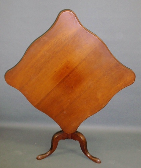 Appraisal: New England Federal cherry tea table c with a serpentine