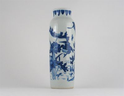 Appraisal: A Chinese blue and white Transitional-style sleeve vase painted with