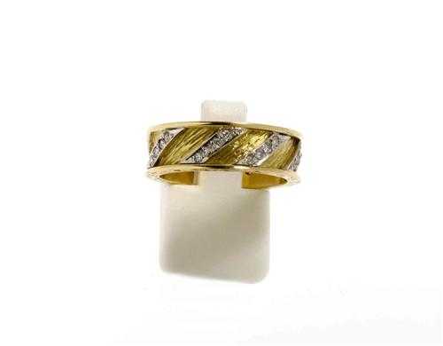 Appraisal: GOLD AND BRILLIANT-CUT DIAMOND RING London Yellow gold Casual-elegant band