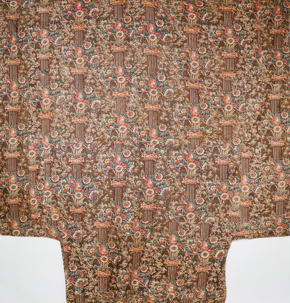 Appraisal: Chintz Coverlet For a -Poster Bed mid th Century Chintz