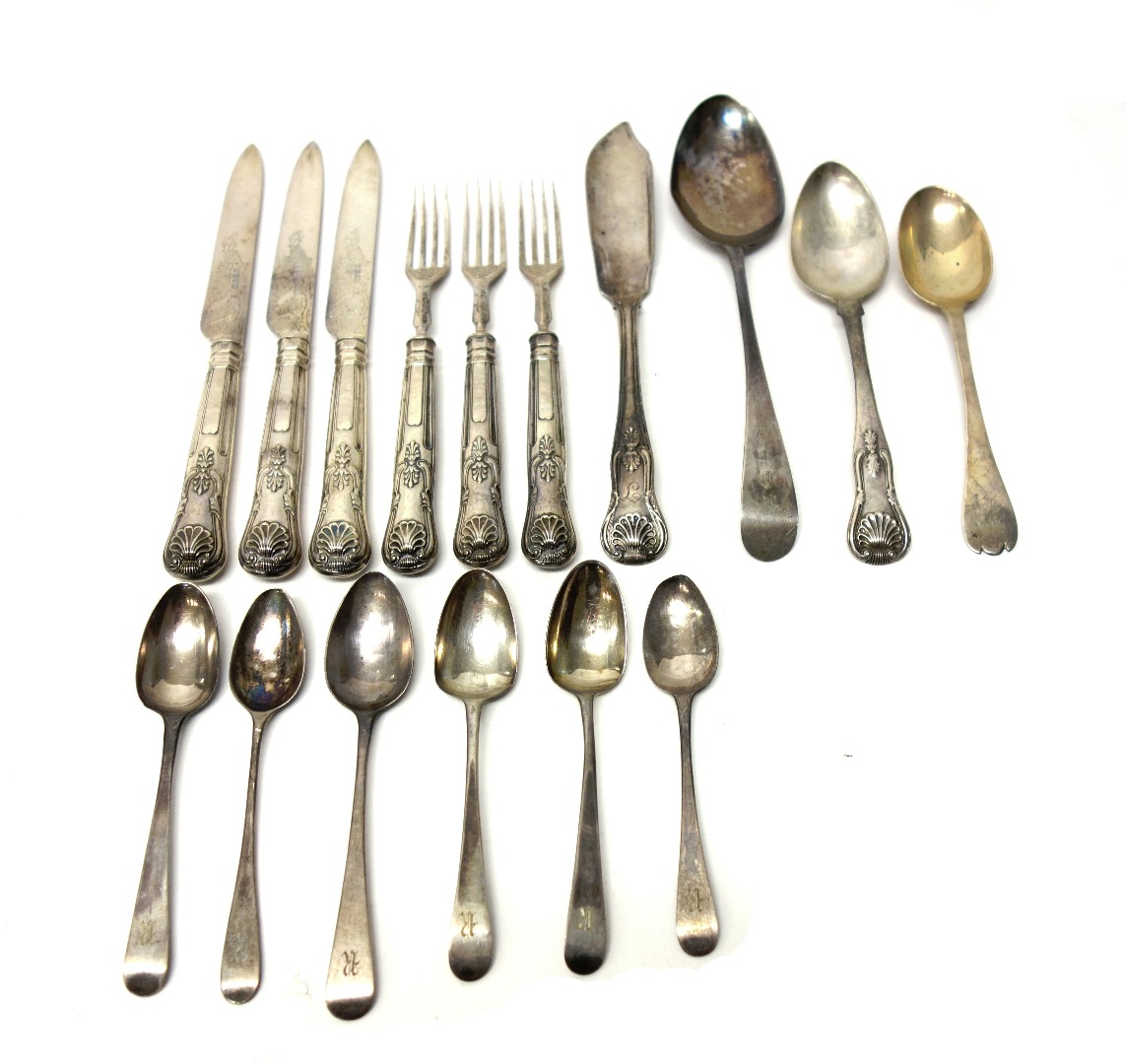 Appraisal: Silver Old English pattern table flatware comprising six teaspoons a