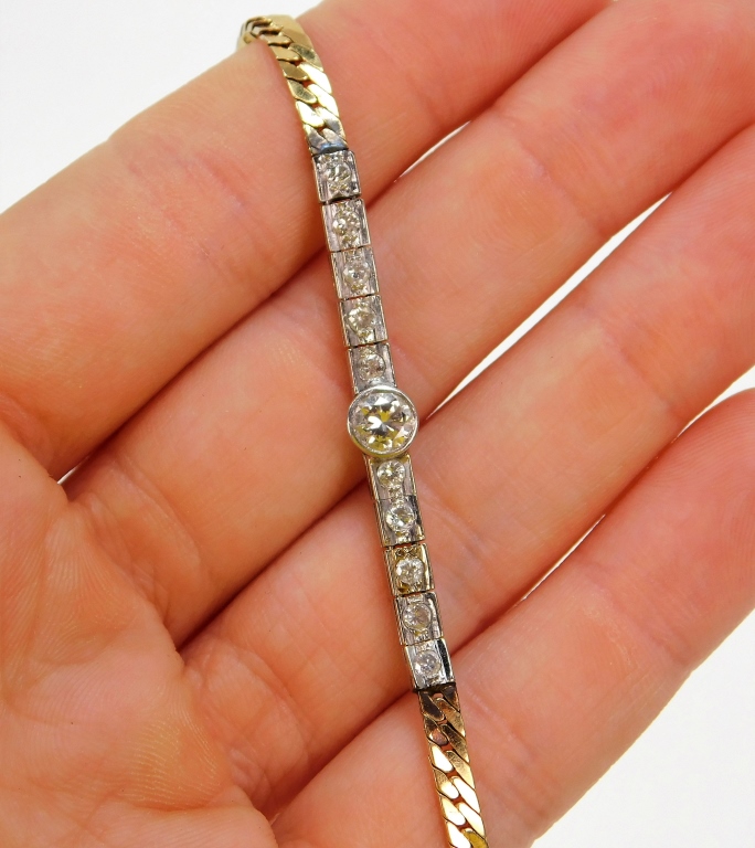 Appraisal: K YELLOW GOLD DIAMOND HERRINGBONE BRACELET Italy th Century carat