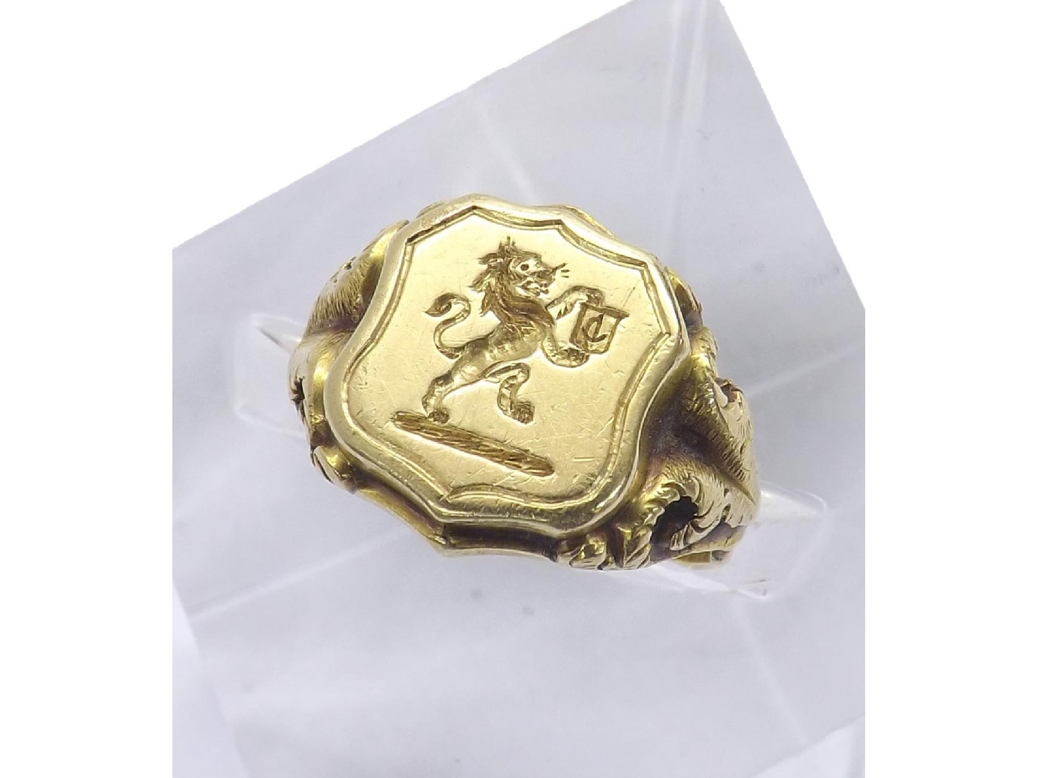 Appraisal: Victorian ct gentleman's family crest ring Birmingham the intaglio tablet