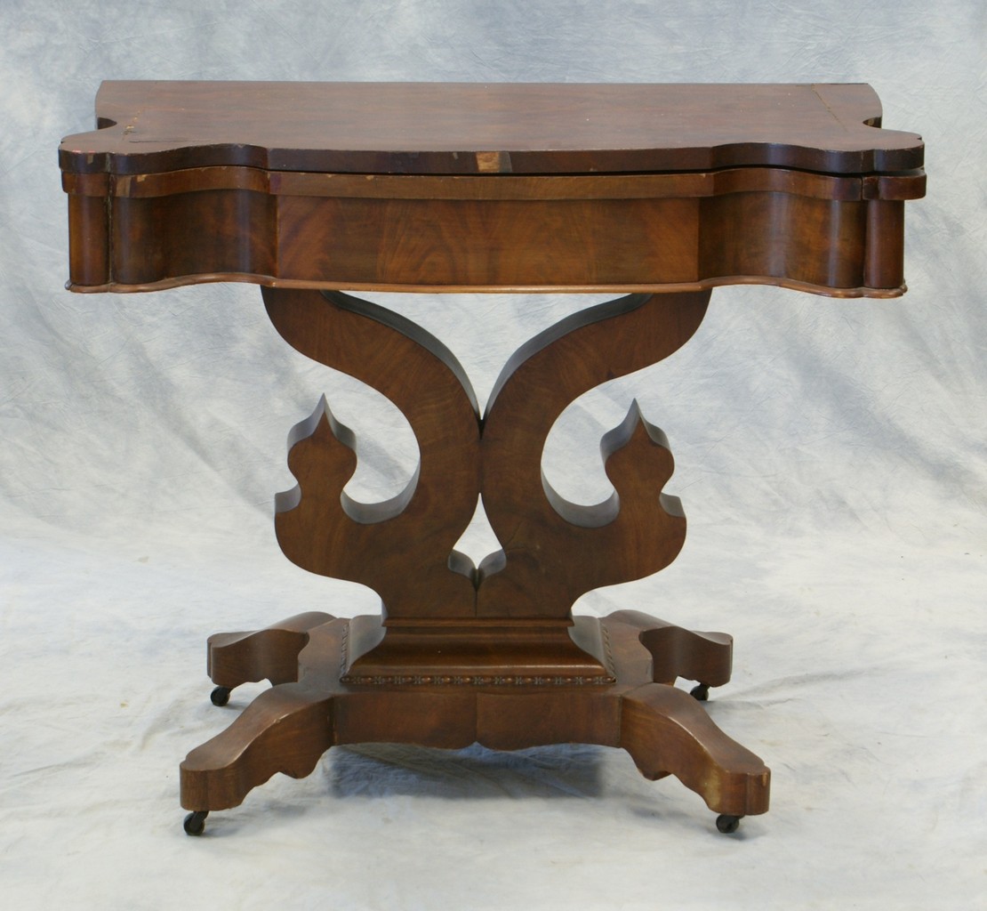 Appraisal: American mahogany Federal game table lyre base some veneer splits