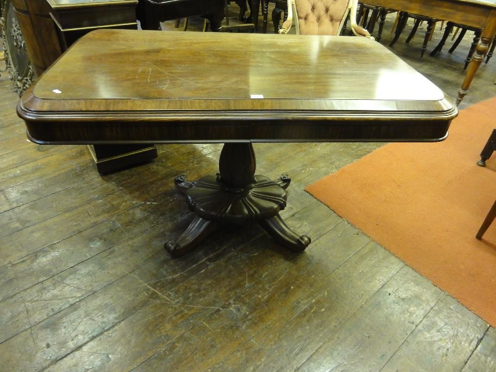 Appraisal: A good quality th century mahogany centre table the rectangular