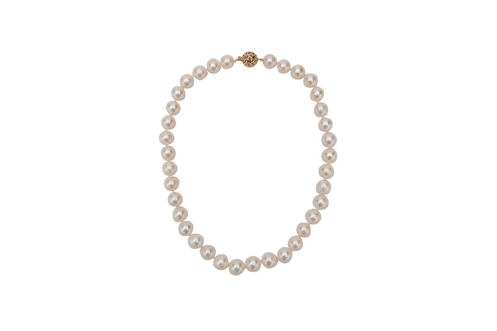 Appraisal: South Sea Pearl Necklace South Sea Pearl Necklace comprising pearls