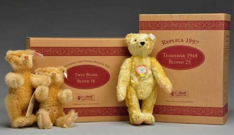 Appraisal: Lot of Blonde Steiff Teddy Bears Description All bears were