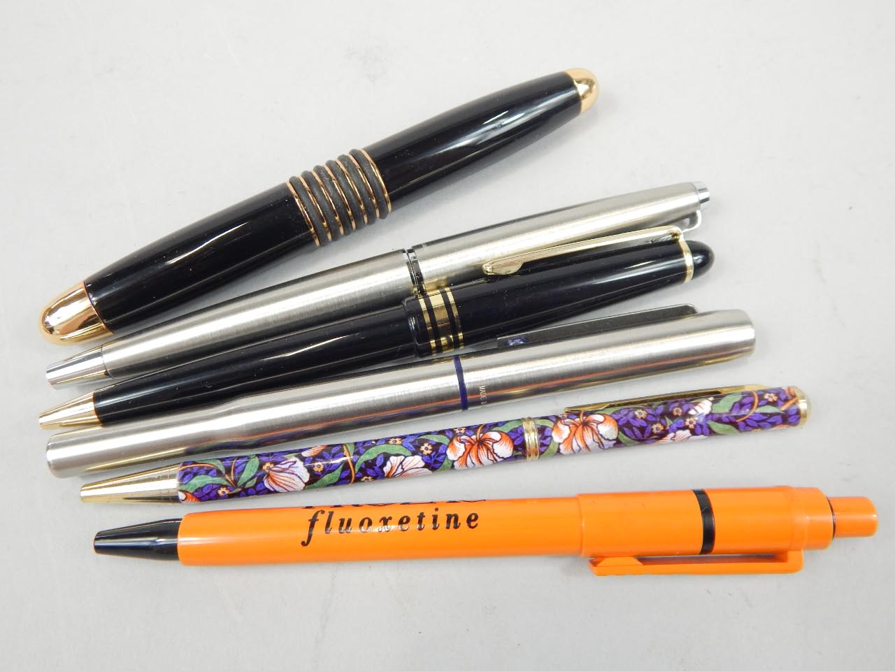 Appraisal: Various pens to include fountain pens and ball point a