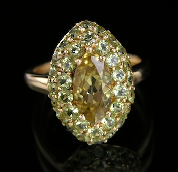 Appraisal: A Citrine Cluster Ring k yellow gold band with a