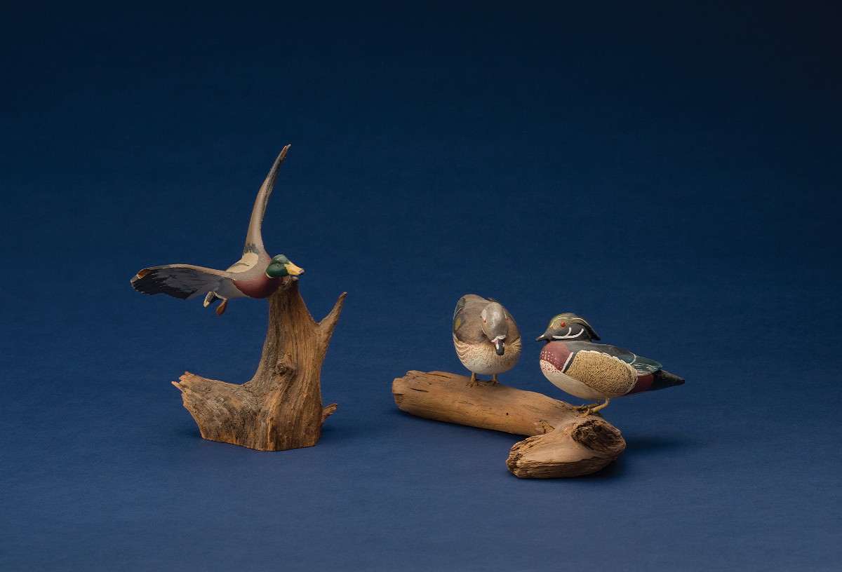 Appraisal: CARVED AND PAINTED MINIATURE MALLARD DRAKE BY RUSS P BURR