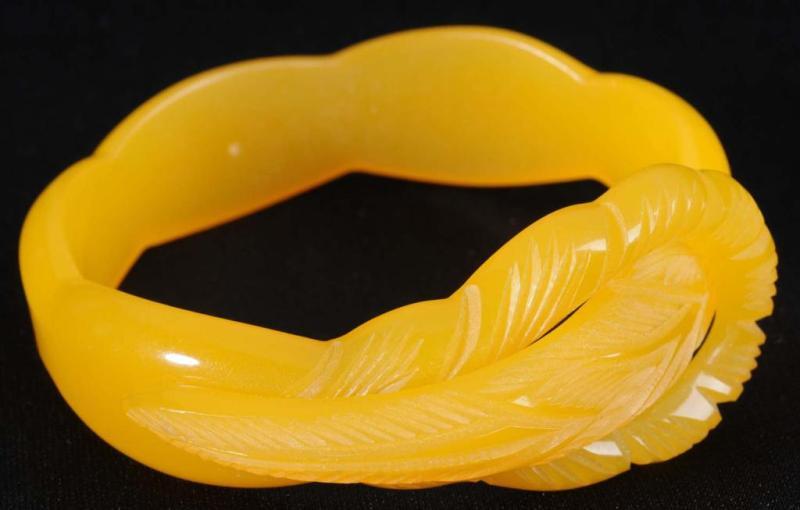 Appraisal: Bakelite Feather Bracelet Condition Excellent Size - x