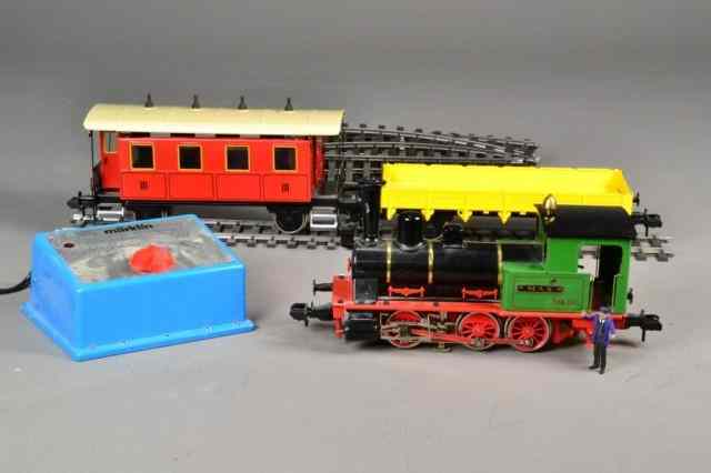 Appraisal: MARKLIN THREE PIECE TRAIN SET W TRACKSMarklin cast iron train