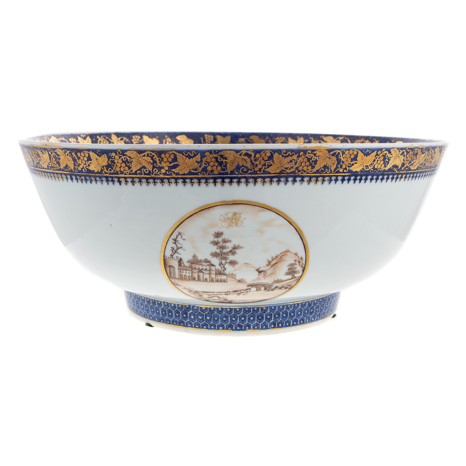 Appraisal: LARGE CHINESE EXPORT AMERICAN MARKET PUNCH BOWL Circa wonderful bowl