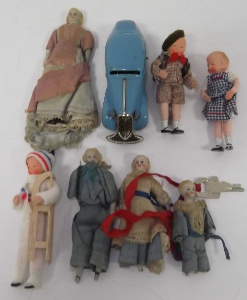 Appraisal: A quantity of small bisque head and other dolls and