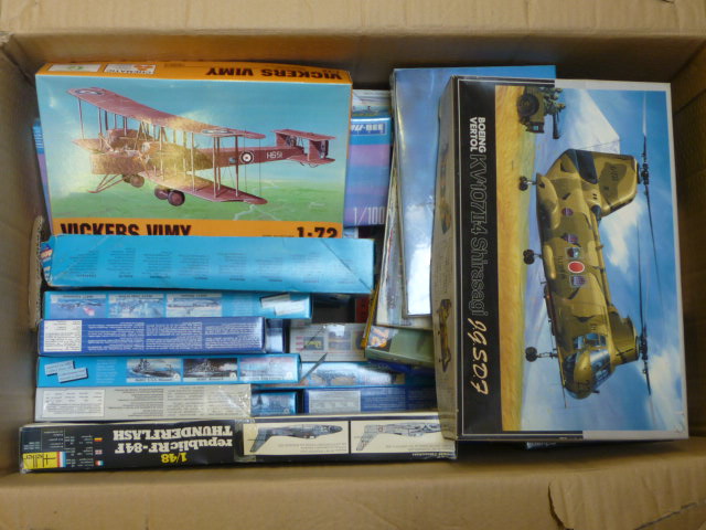 Appraisal: Seventeen Revell seven Starfix and seventeen other plastic kits mainly